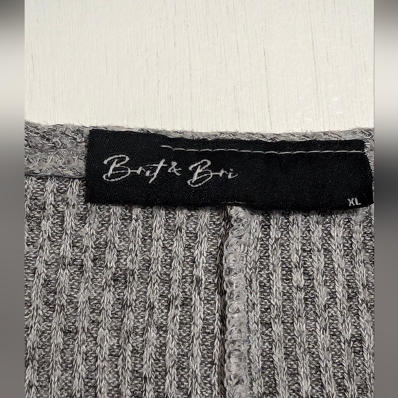 Brit & Bri Grey Long Sleeve XL - Picture 2 of 3